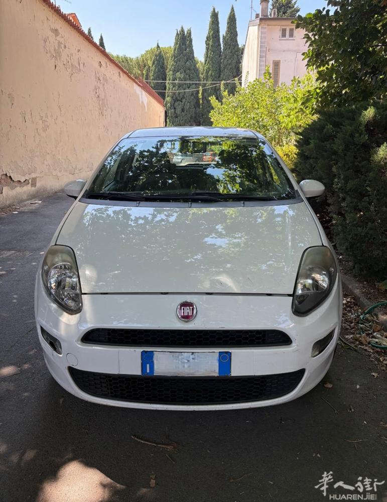 出售小FIAT PUNTO 2013年，✨新手开 ✨ 手动挡 ✔️  有