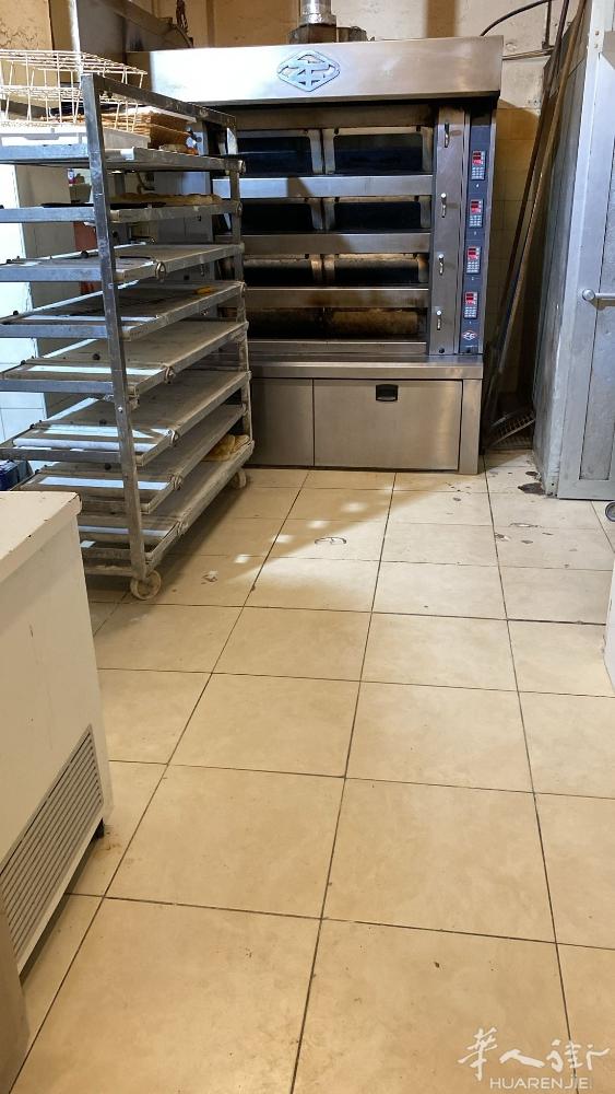 降价！！！！米兰 darsena 黄金地段 很急转让 面包店＋酒吧 老外 老板