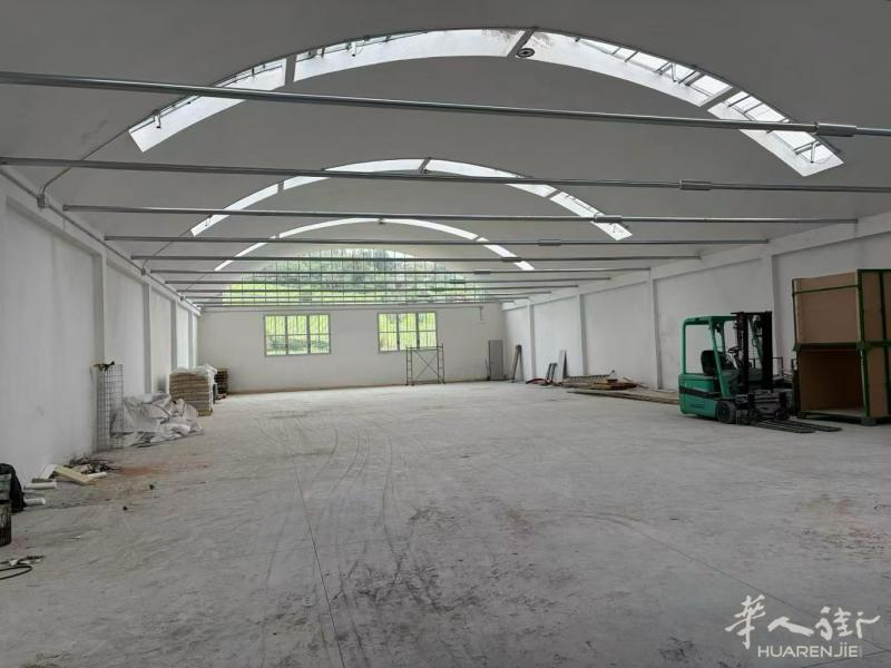 Bagnolo工厂630平方 房租2800没iva（只能做仓库）