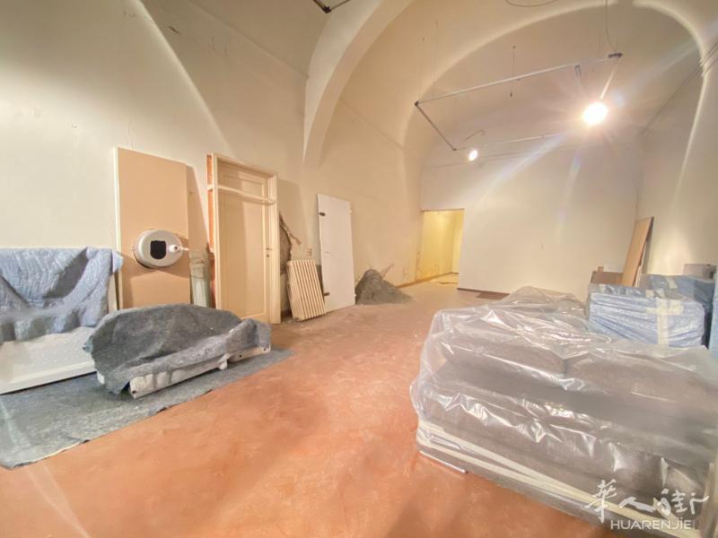 佛罗伦萨中心大型商业场地出租