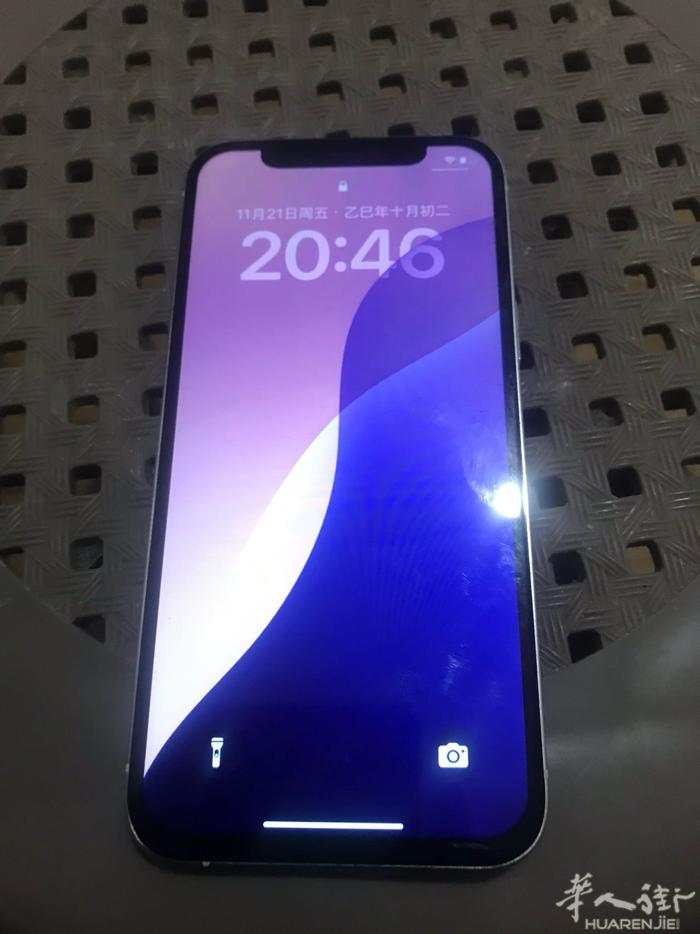 出售苹果手机13 pro 64GO