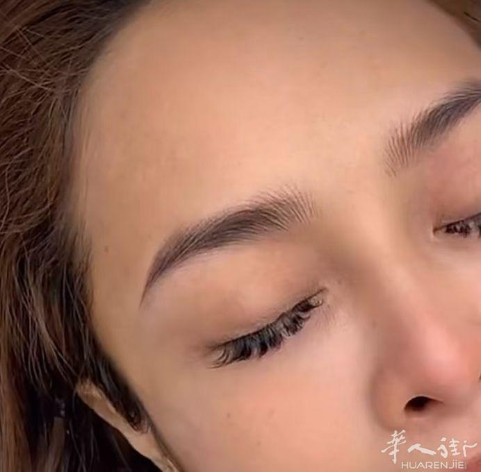 专业纹眉 主要以雾眉线条眉为主 圣诞节优惠 前30名 150 欧 有爱美的j姐妹
