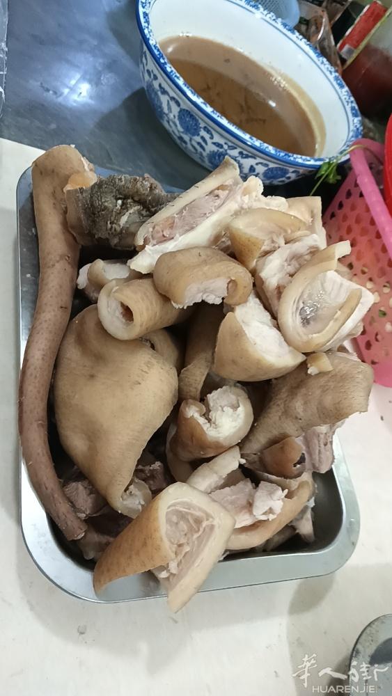 本人做厨师二十几年，专业做，妈祖海鲜红菇卤面，排骨面。猪脚面，猪肚面，羊肉面，牛