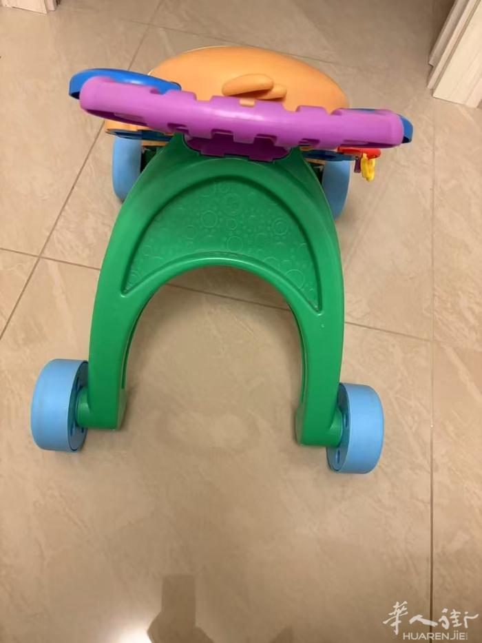 嬰兒學走路助行器20€，九成新。
