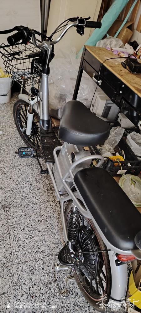 电瓶车9.5新，今年六月嗯在小张那里买的，原价580现在换工厂了，用不上了，想卖