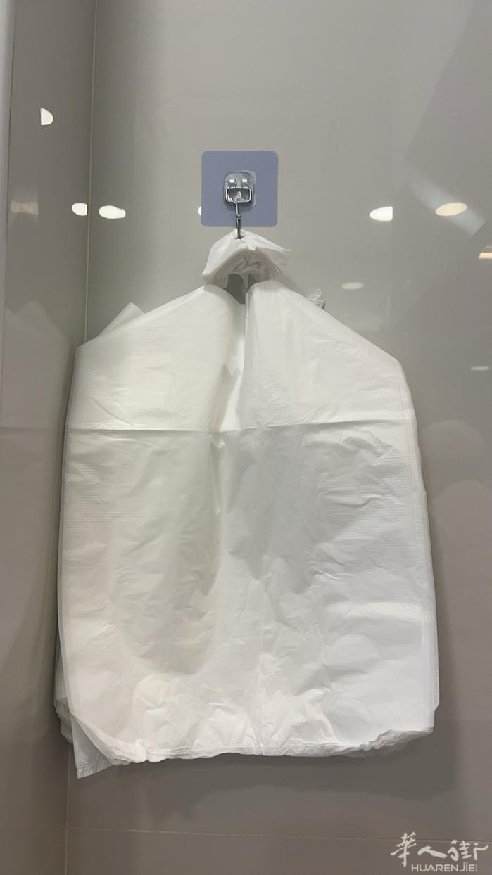 米兰华人街  小吃店招阿姨  3880937238