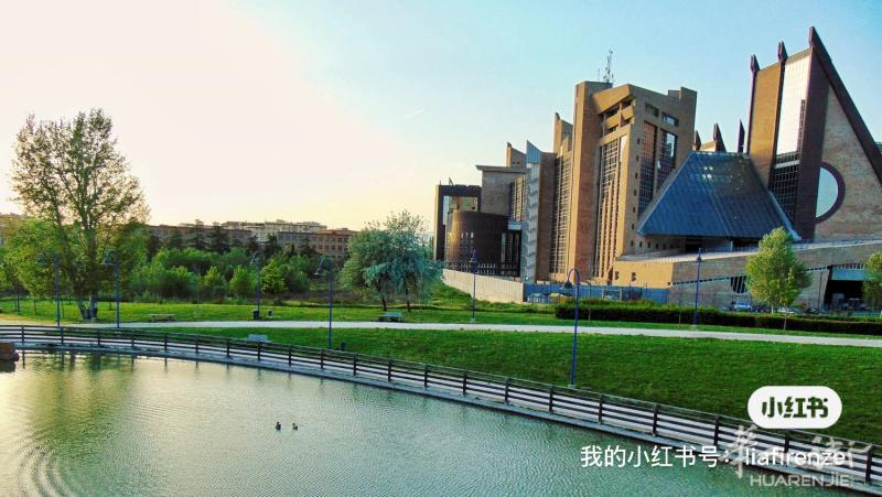 📢【佛罗伦萨 Novoli 大学城 · 大型餐厅转让】  位置好 · 面积大