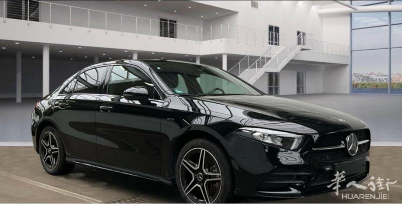 奔驰A250e AMG , 油电混合自动挡高配、2022年4万公里7cv 、