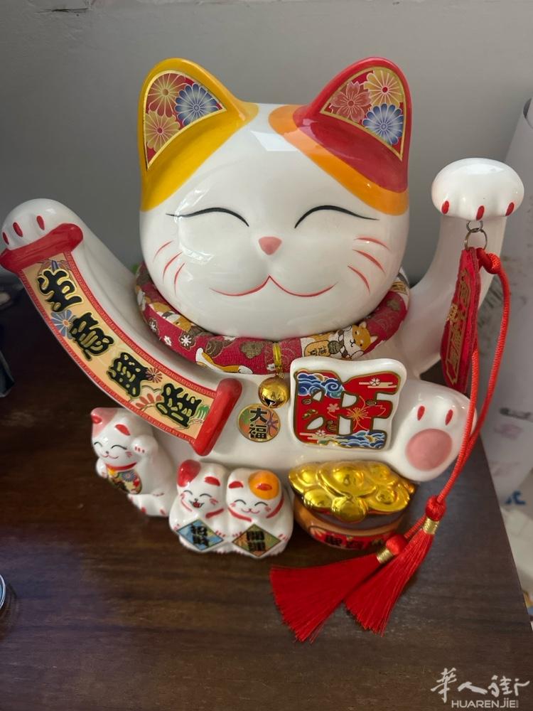 9成新招财猫15欧元出售，原价38欧元，马德里自取