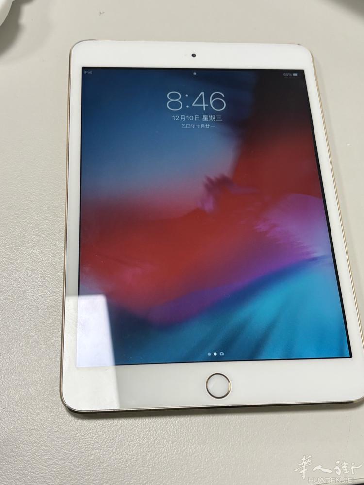 米兰出二手 ipad mini3 16gb 金色 （华人街面交） 微信 demi
