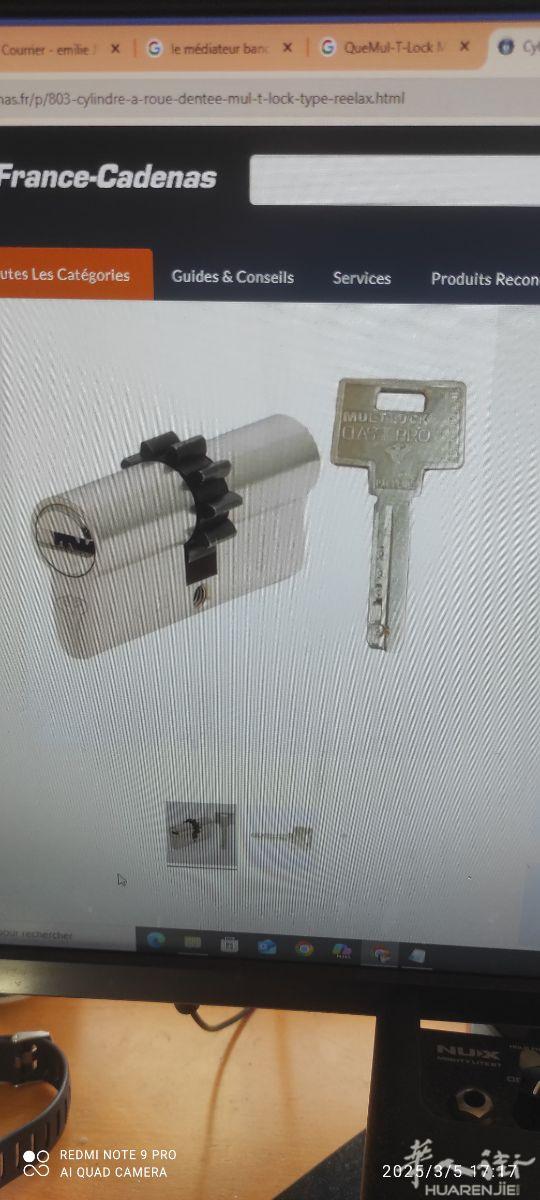 出售鑰匙原價200塊現價100塊電話號碼0613-067589