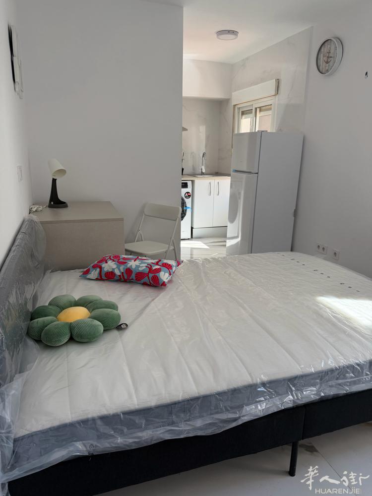 geafe火车站附近有学生公寓出租，独栋住宅，还有三套，600、650，包水，电
