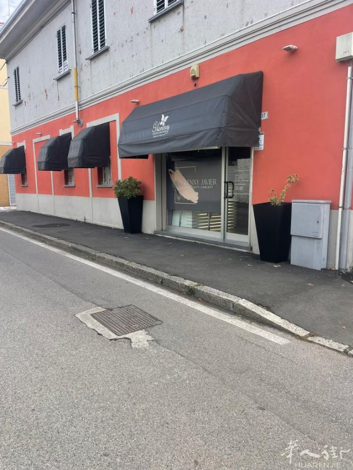 老外，便宜转让美甲店，，全新装修，联系电话3393593782