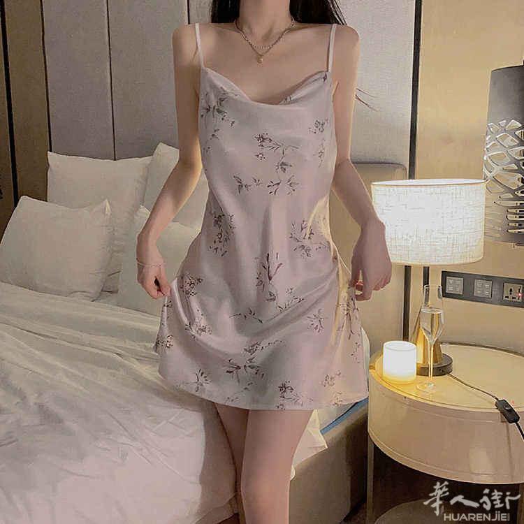 堆堆领冰丝印花吊带裙 款式丰富齐全，各种服装和保健品皆有 微信号：Milanst