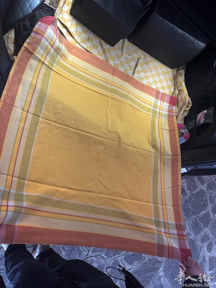 餐馆台布正方形白色黄色全新没用过，餐馆转型用不到了3块一张便宜出，捡漏可以来