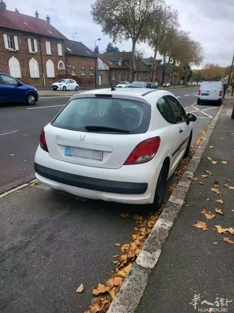 出售一辆 Peugeot 07 2 个位子的 , voiture société