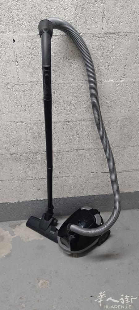 出一台就用过两次的吸尘器