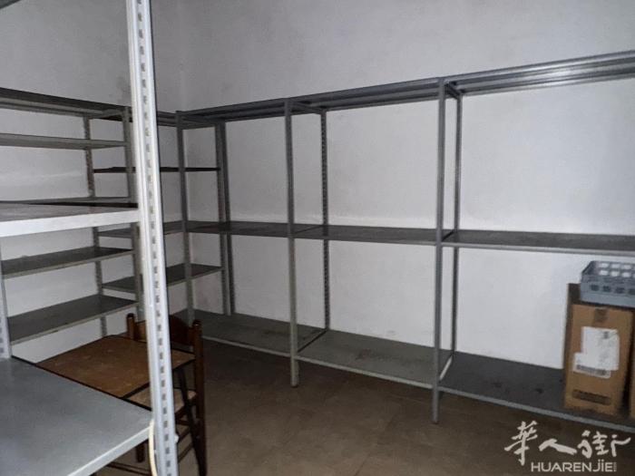 在Calenzano这处优质地段开设您的水疗中心、按摩店或美容院吧！现出租100
