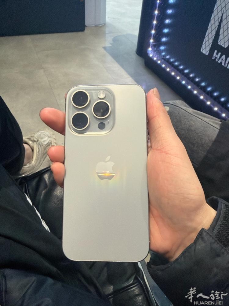 出二手苹果15pro 国版 双卡 128gb 米兰面交