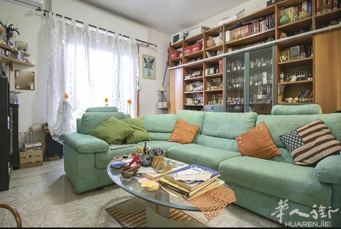 出售Bagnolo,Montemurlo130 平1楼无电梯公寓，3面采光，建于