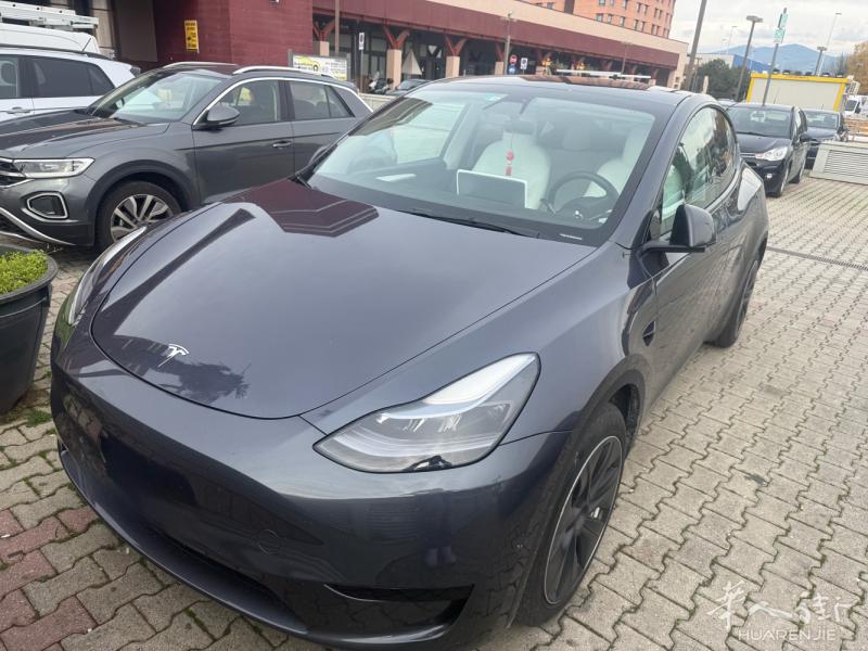 特斯拉  model Y 后驱 标准版 2023年  5万5公里