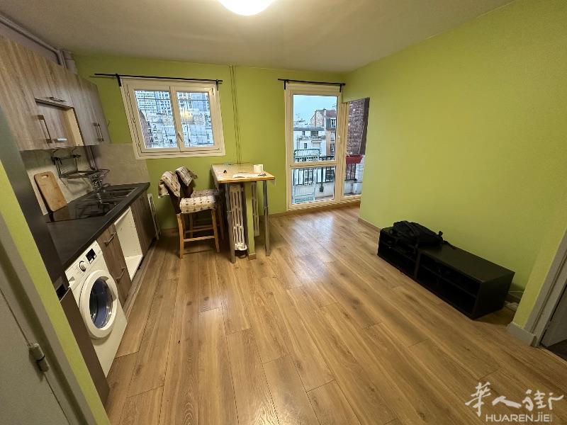 房东直租巴黎13区【房屋地点】地铁7号线, Maison Blanche房子地址 : Rue Vistule 75013【出租时间】1月开始【家具情况】部分家具【房屋类型】2 pièces (30m2) + balcon sans vis à vis【房子租金】1280€ 微信:  j_jeanli