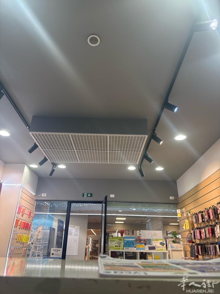 找会做手机店前台会意语 最好懂点手机维修的师傅   住家近 包吃住 ，待遇好 主