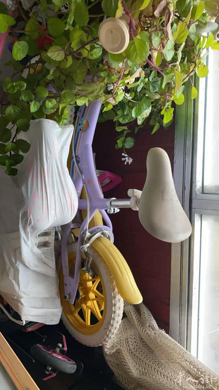 九成新，100欧全部带走，自取，地铁二号线电话910 127 102！nnn65
