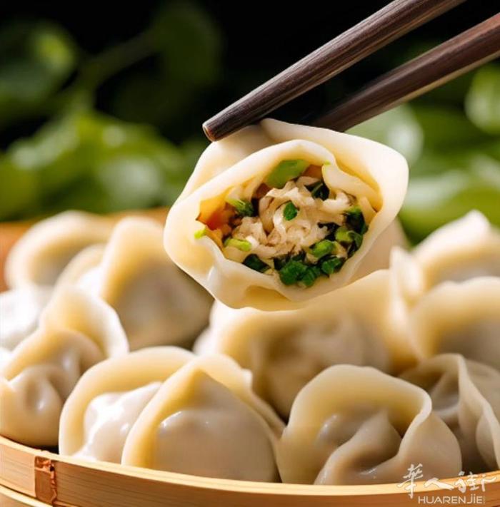 欢迎各位光临：各种大馅水饺🥟100个30 €、小龙包35 €100、山东大包子