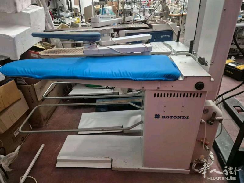 王师傅缝纫机店出售二手烫机，烫台高炉连同一起的，8成新，380电。联系电话333