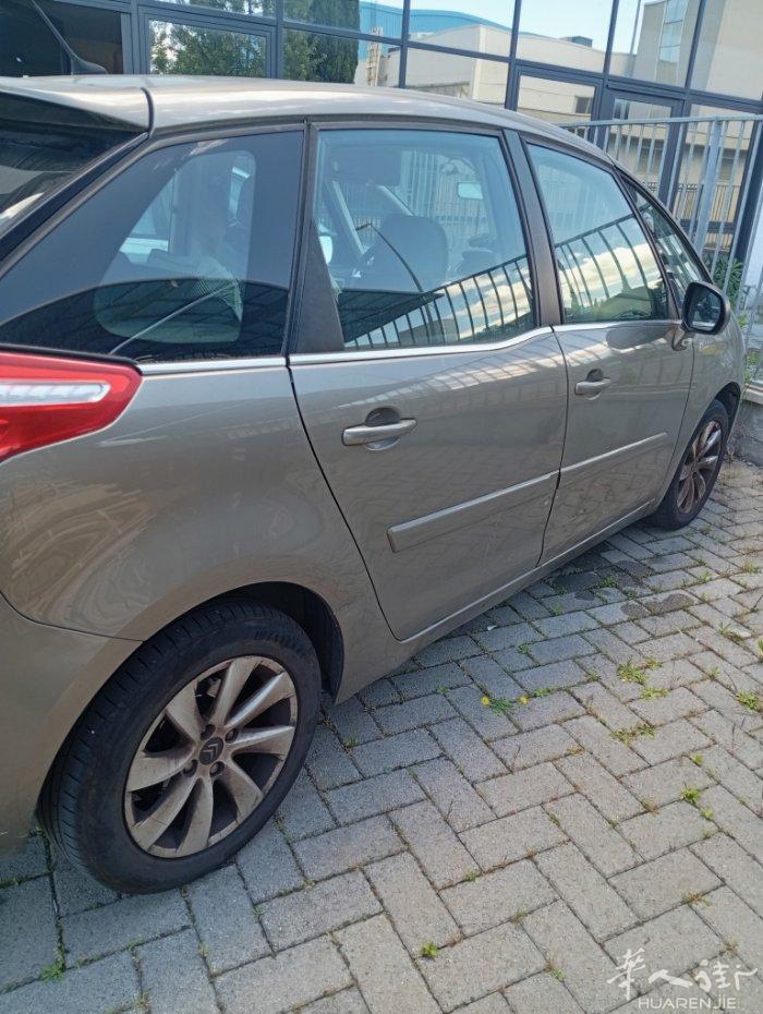 2010年的C4 picasso 5座车、柴油车、开了19万多公里.有倒车雷达、