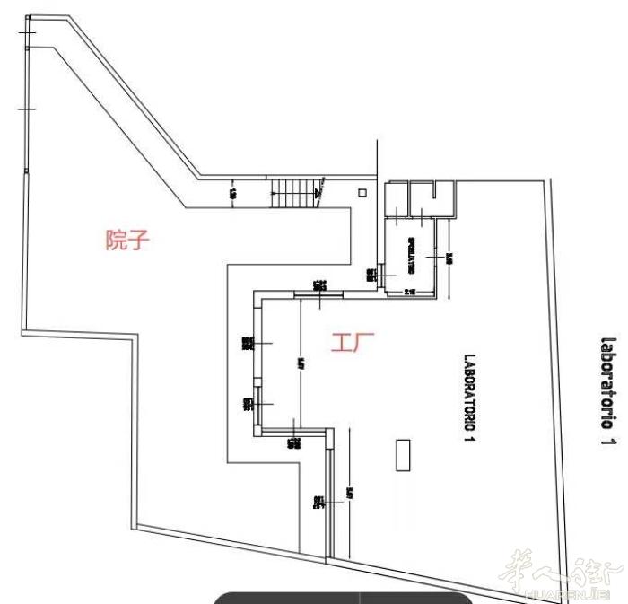 近罗马街 新 COOP 联排别墅： 楼下 客厅厨房 卫生间   楼上 2个房间1