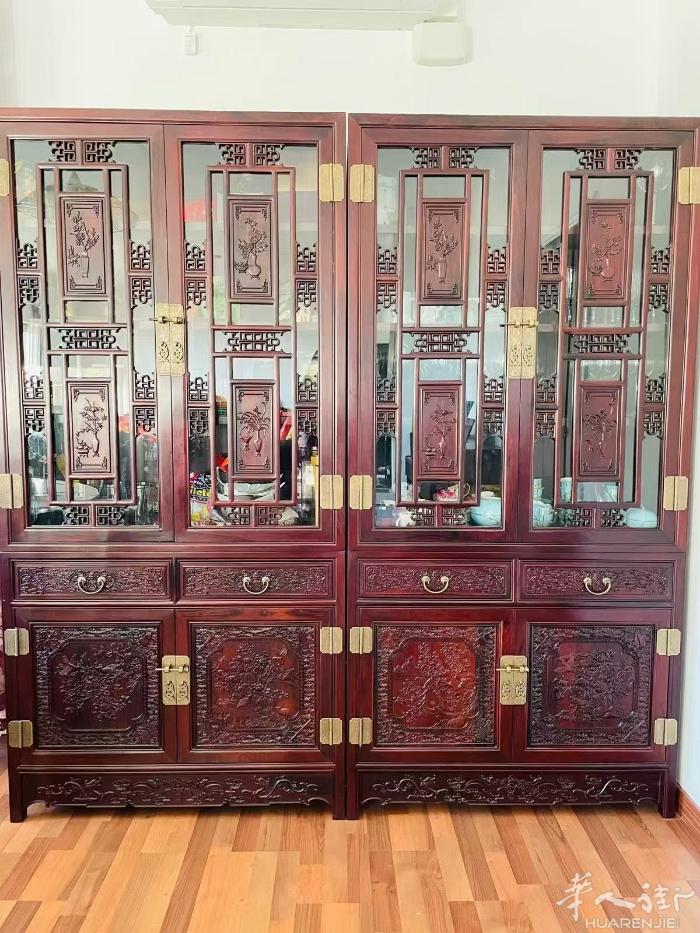 半价转卖一套上等红木家具，有兴趣的朋友请联系0613370129 。