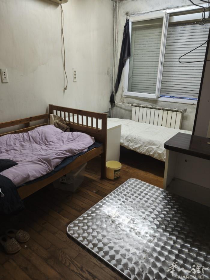 93 la Courneuve 地铁5分钟路程找做歺馆的女生分租房间，福利局对面