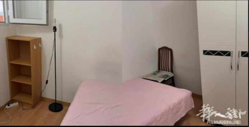 bobigny1个独立房间搭铺300欧，家具家电齐全，拎包可立即入住，交通方便，