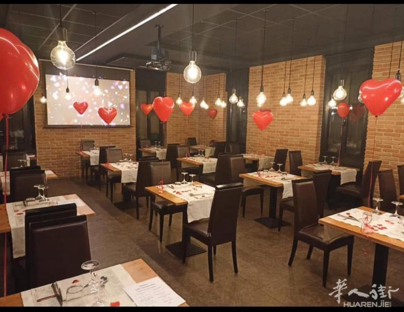 Reggio Emilia中心出售一家餐厅  这是一家运营良好的餐厅，面积约30