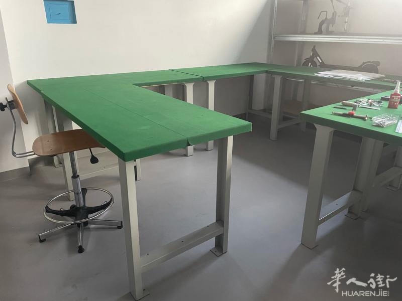 出售工厂桌椅，机器，冰箱，货架，价格面议