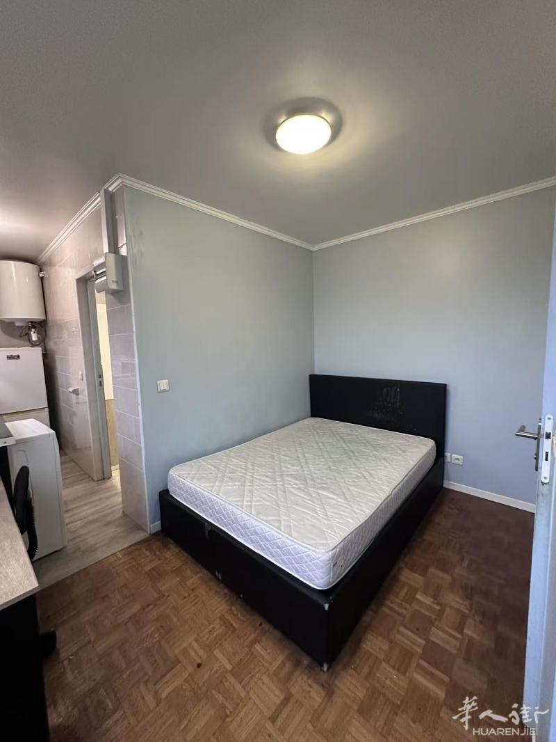94省,Vitry-sur-Seine(94400) (ID：179905) 15平的 别墅  房间1 有家具
