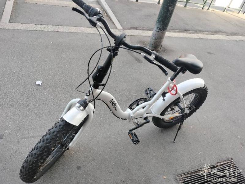 出大轮自行车全新。