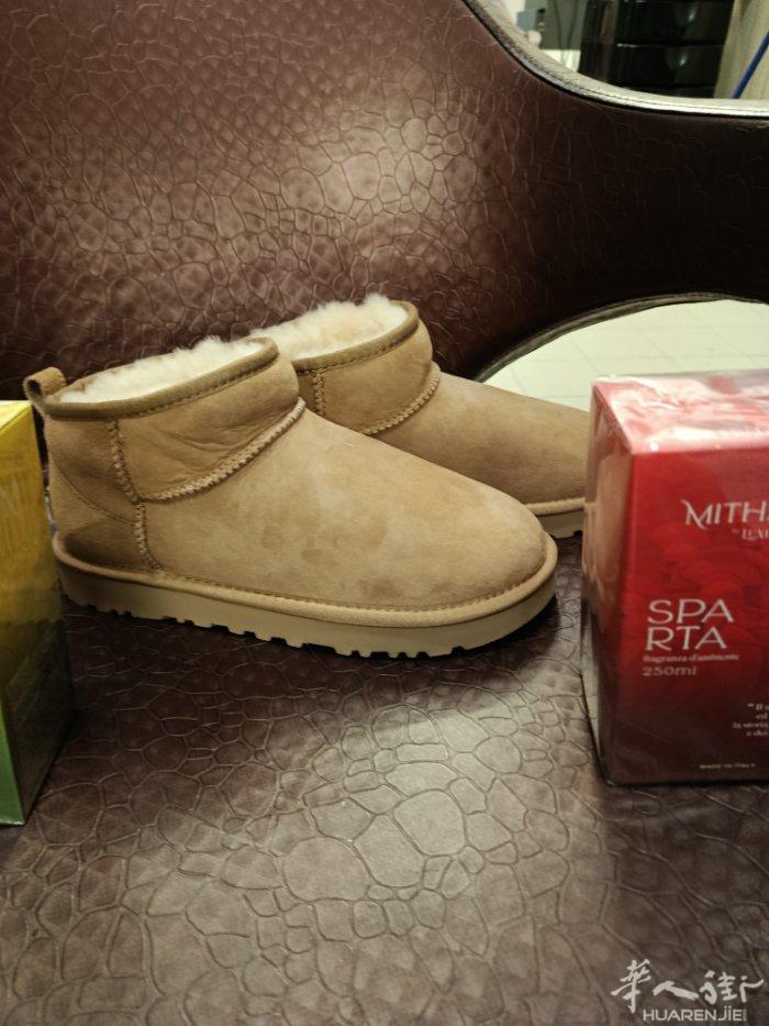 全新UGG,带鞋盒41码 2双 有看上V：fymfbzy