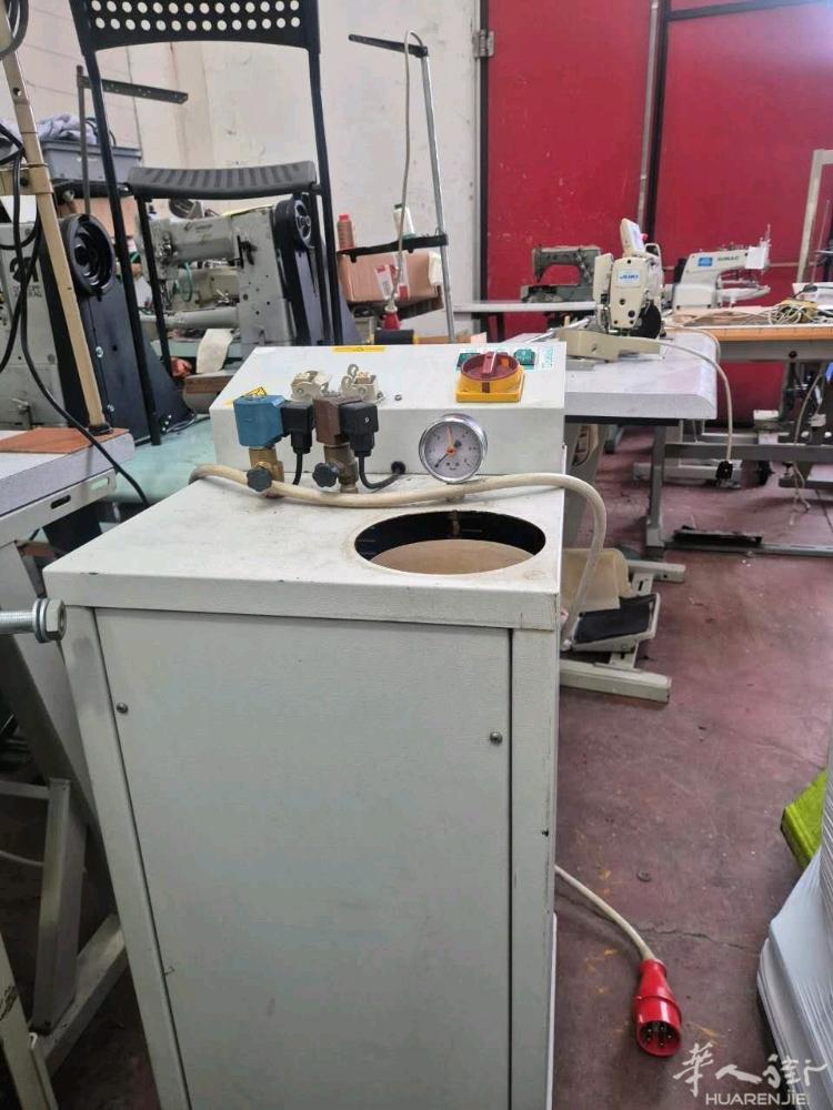 王师傅缝纫机店出售锅炉480€ 打同机880€