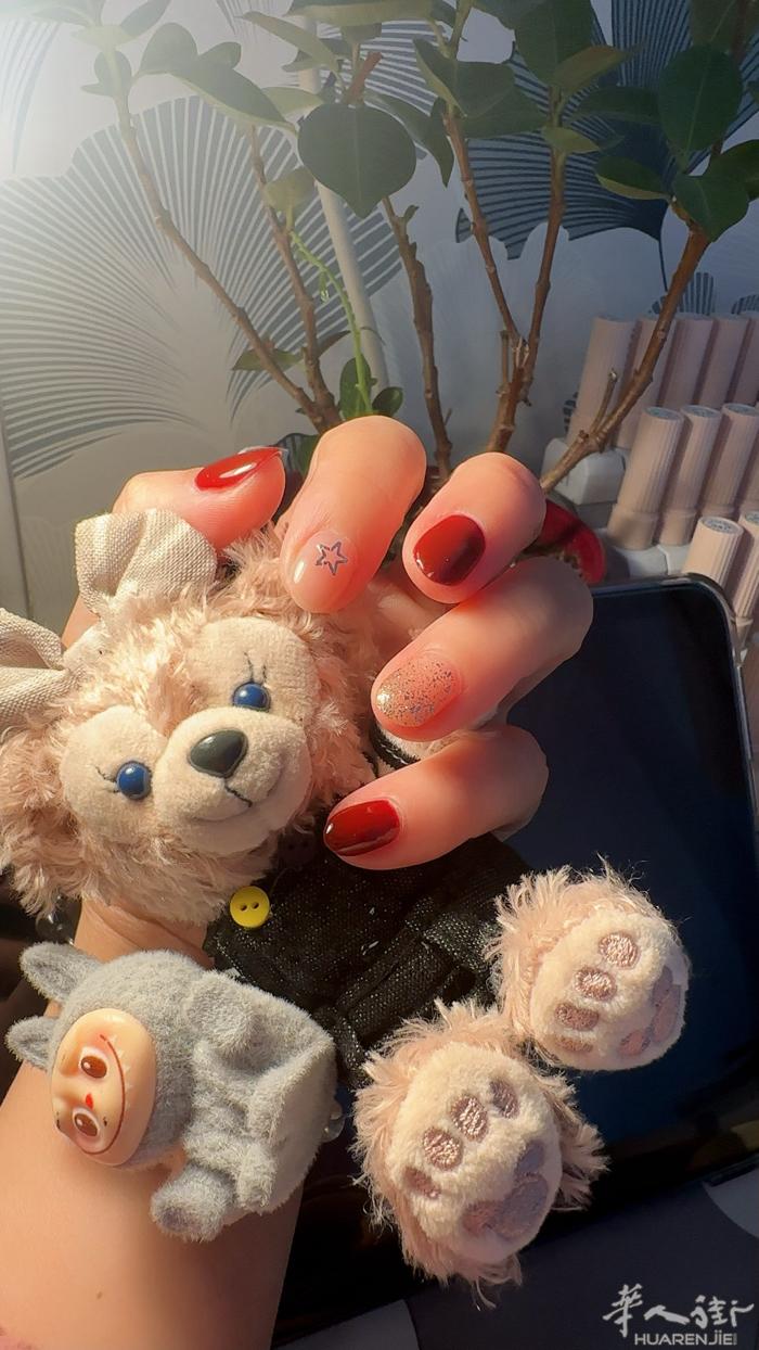 住家美甲💅价格实惠  猫眼，普通甲油一律30藕，卸甲10藕，新年新气象，小美眉