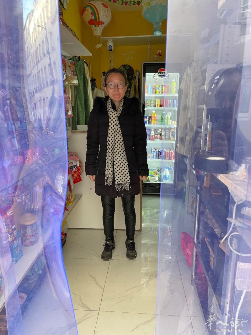 小巴黎20区menilmontant8平米店铺转让费8000欧 房租300欧