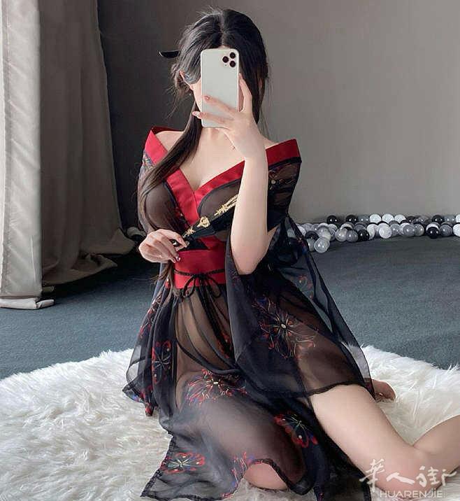 日式印花和服套装 和服+系带腰封+T裤 颜色：黑+红 款式丰富齐全，各种服装和保