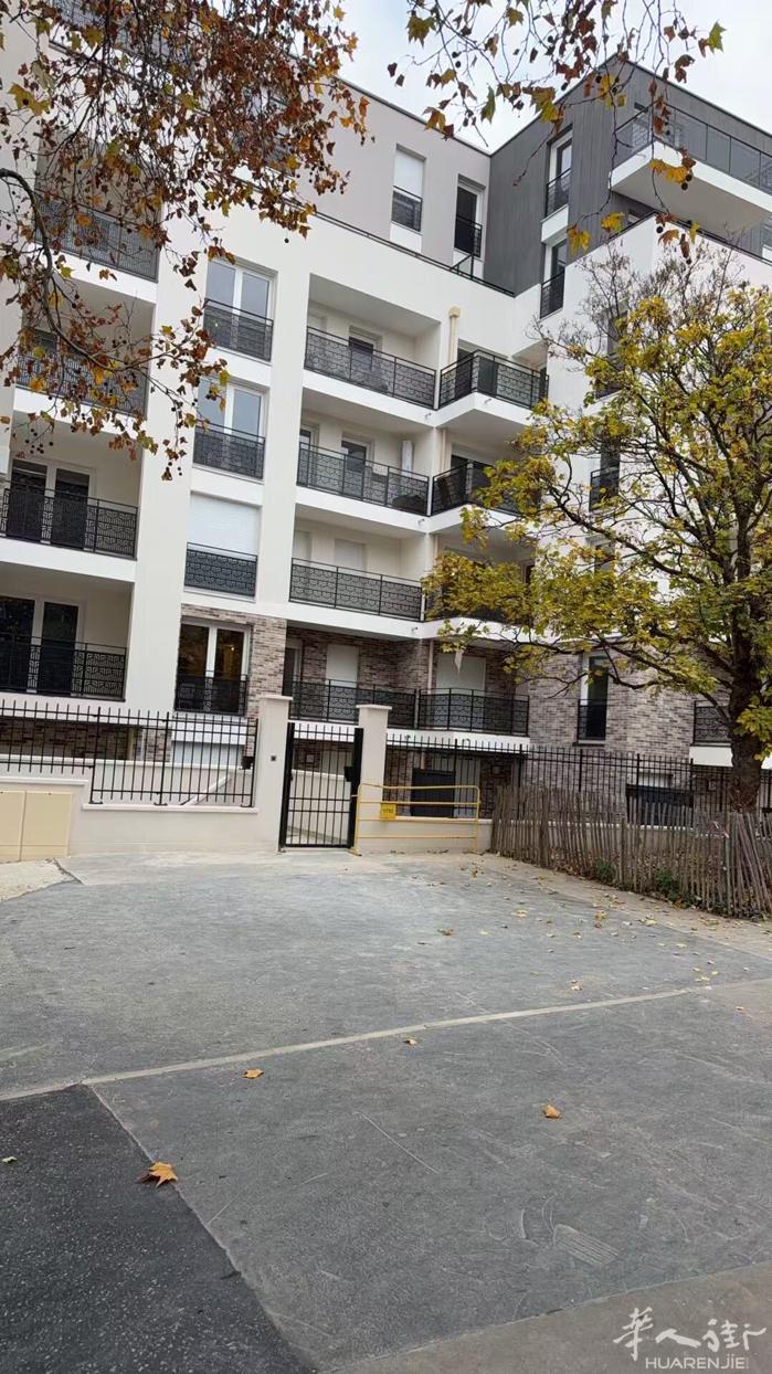 94区Vitry Sur Seine 新建公寓二楼F2 出租，有电梯，住家面积4