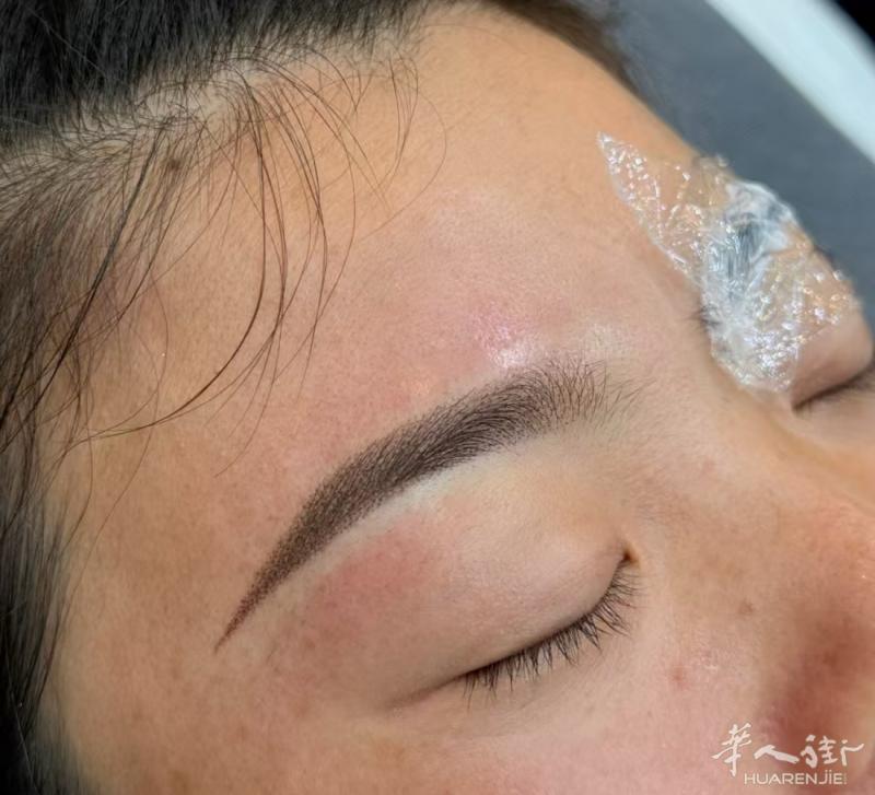 在意大利米兰周边的姐妹们看过来，如果你每天画眉毛需要看心情看时间才能画好的姐妹，