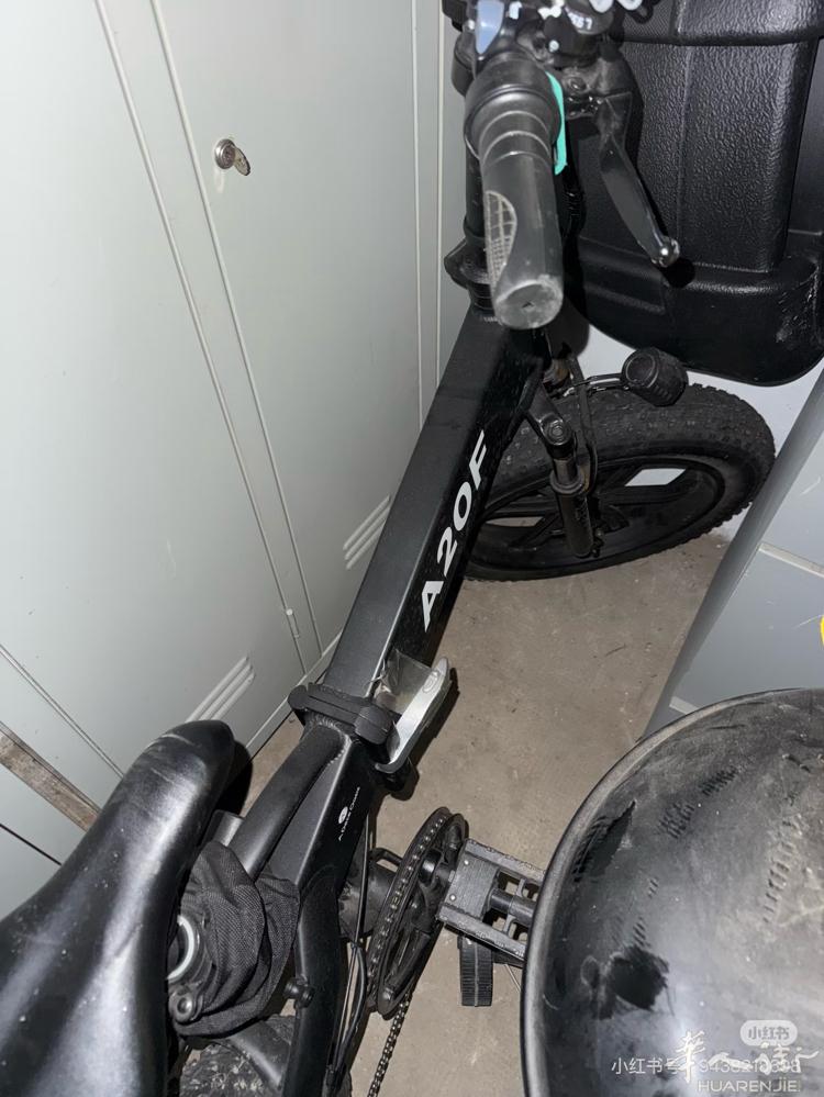米兰出电动自行车 没怎么骑过 积灰  有感兴趣 价格意谈 可小刀