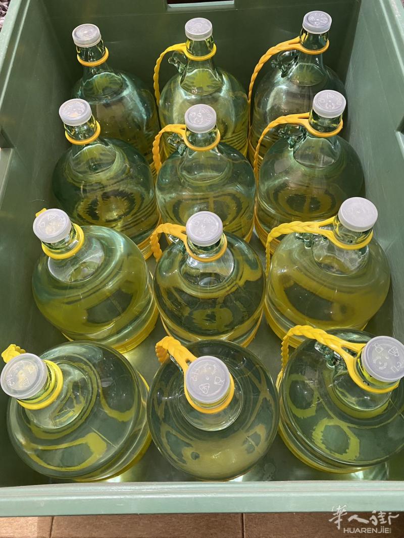 出售有3年多的高度白酒很好喝，有需要的朋友可以联系