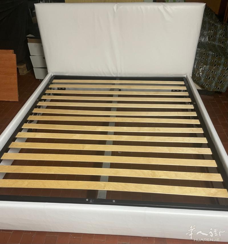 160✖️190收纳床€180出99新