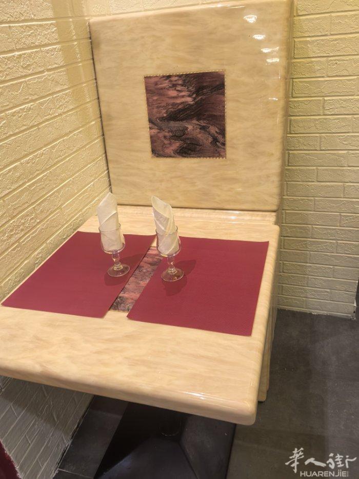 餐馆桌子出手，18张，接近全新